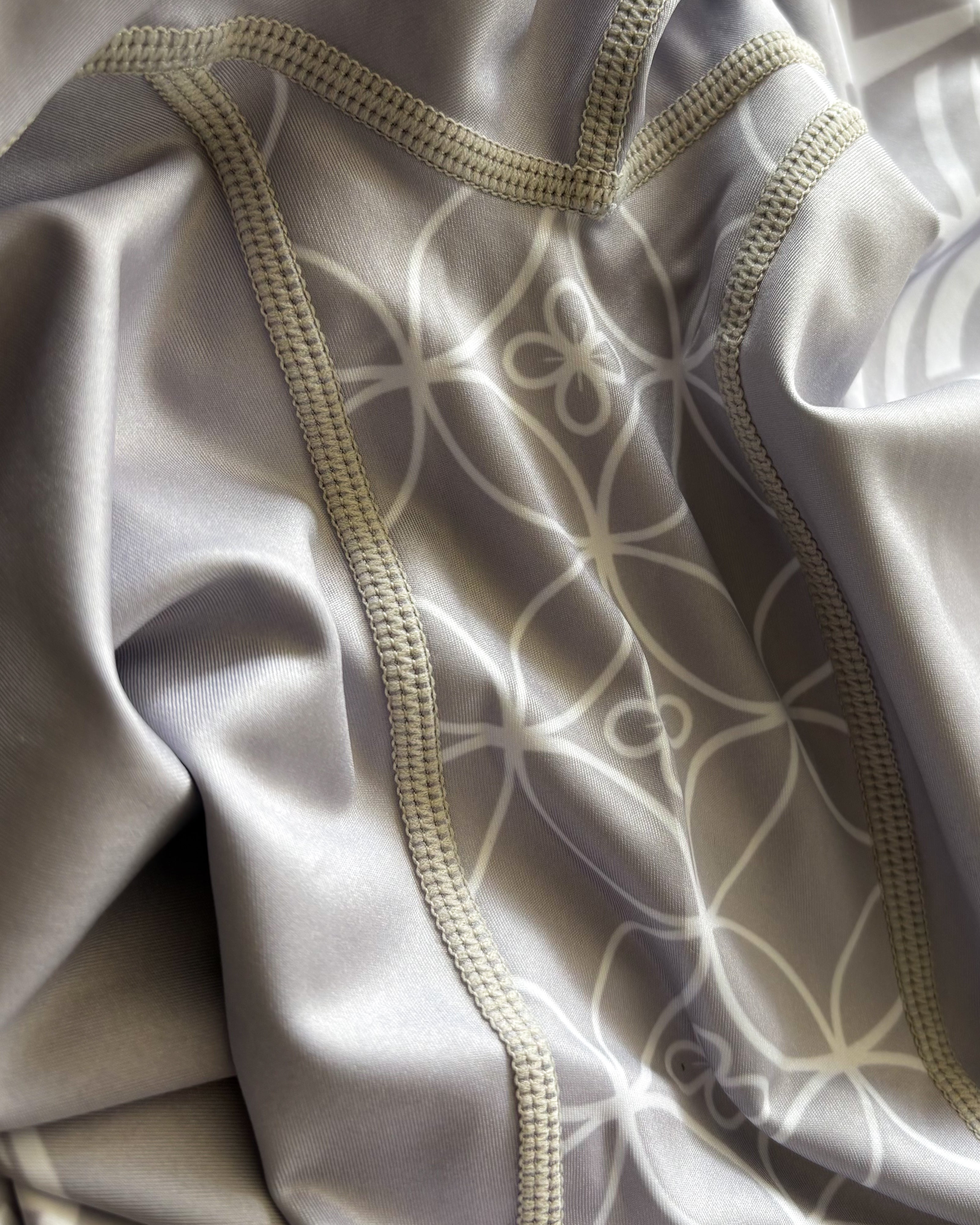 STONE GREY RASH GUARD